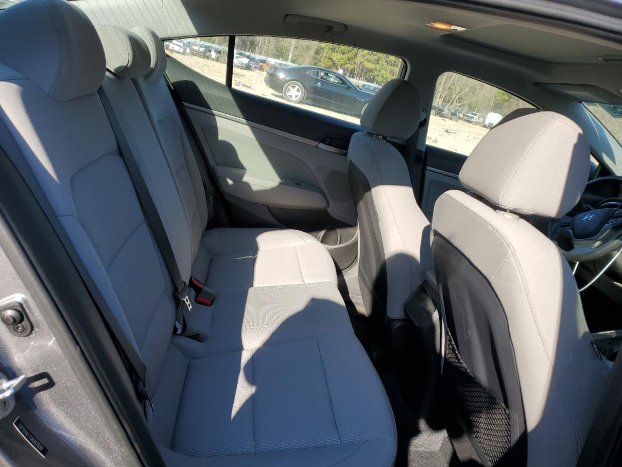 2018 Hyundai Elantra - Image 10