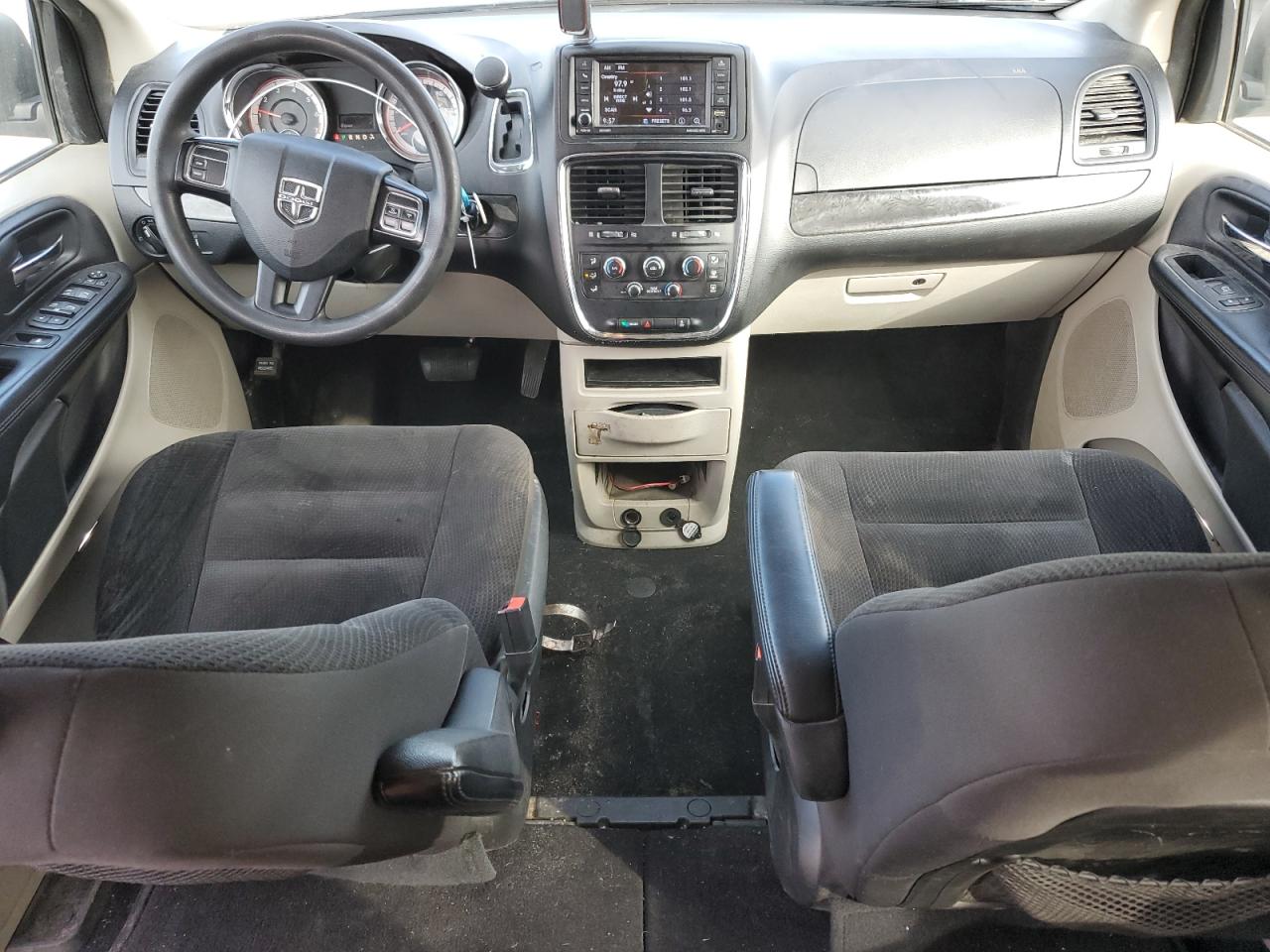2018 Dodge Caravan - Image 8