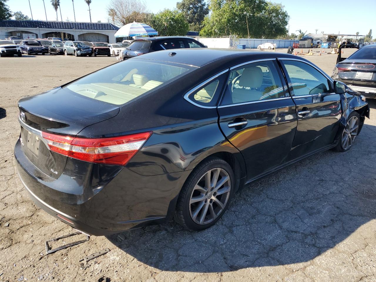 2014 Toyota Avalon - Image 3