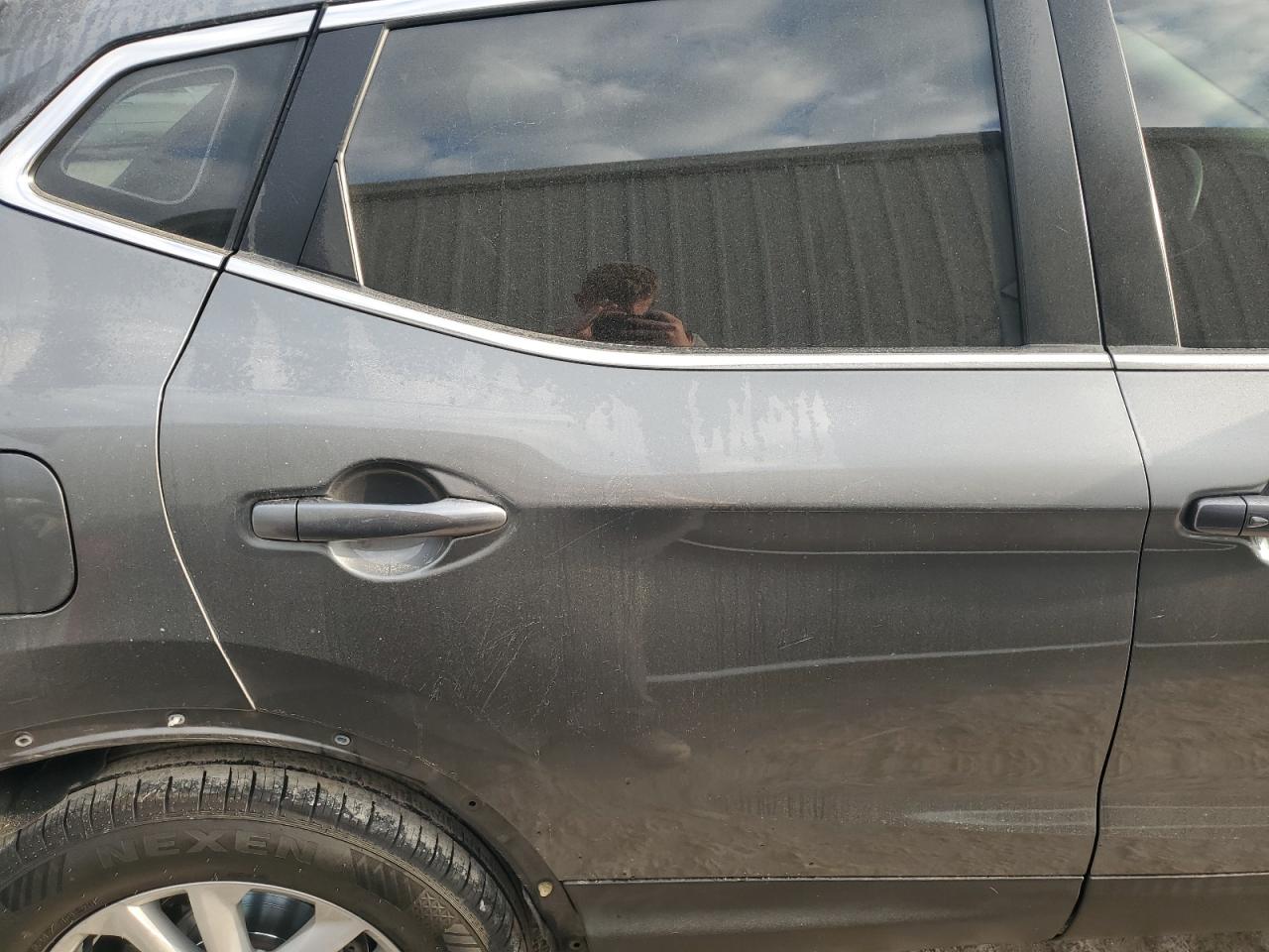2018 Nissan Rogue - Image 11