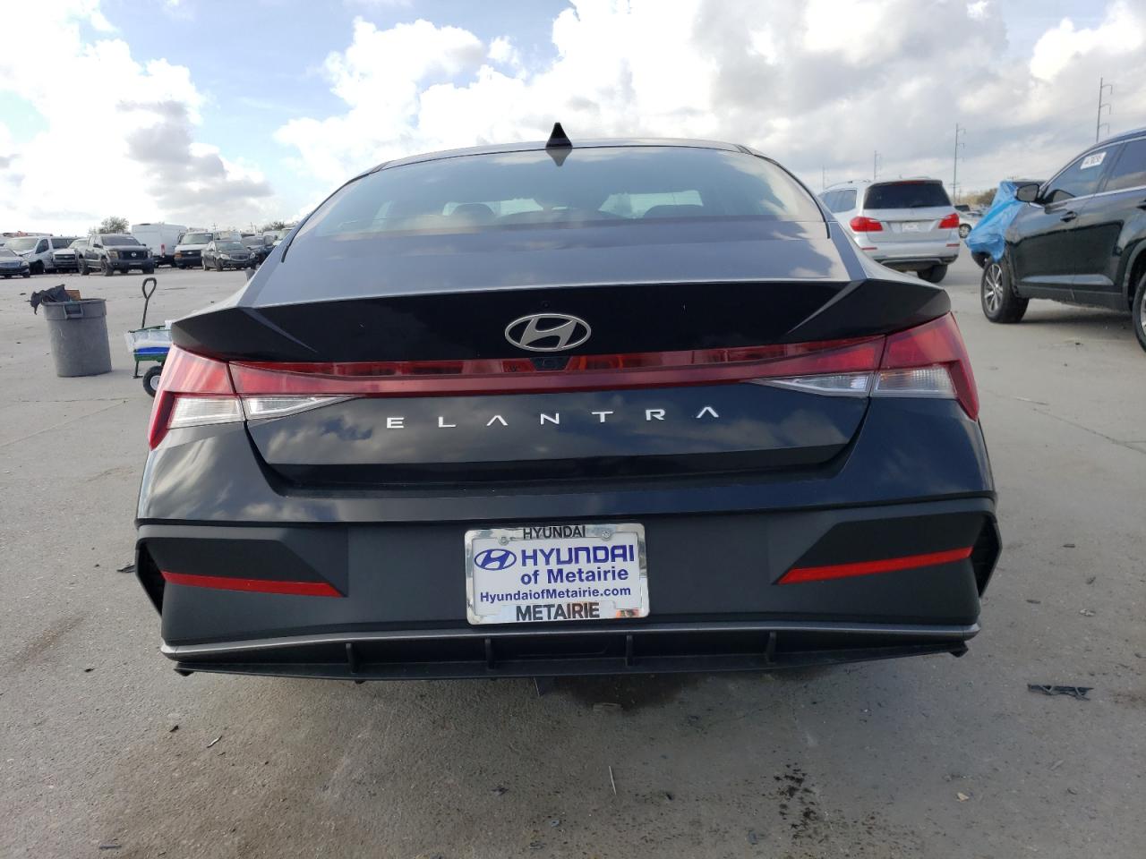 2024 Hyundai Elantra - Image 6