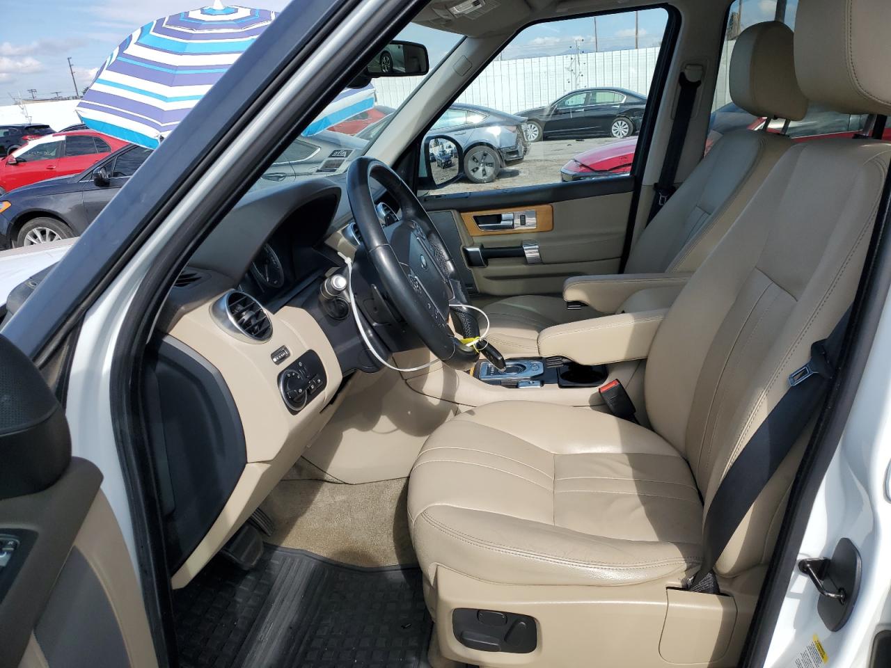 2015 Land Rover LR4 - Image 7