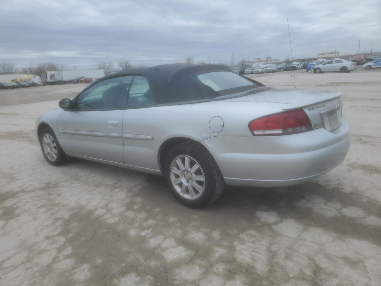 2005 Chrysler Sebring - Image 2