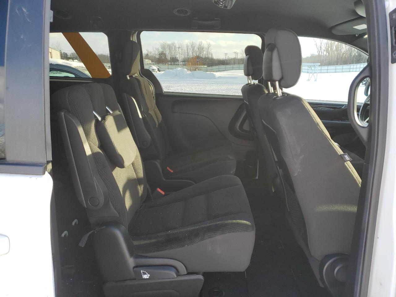 2019 Dodge Caravan - Image 11