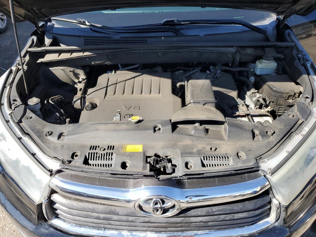 2015 Toyota Highlander - Image 13