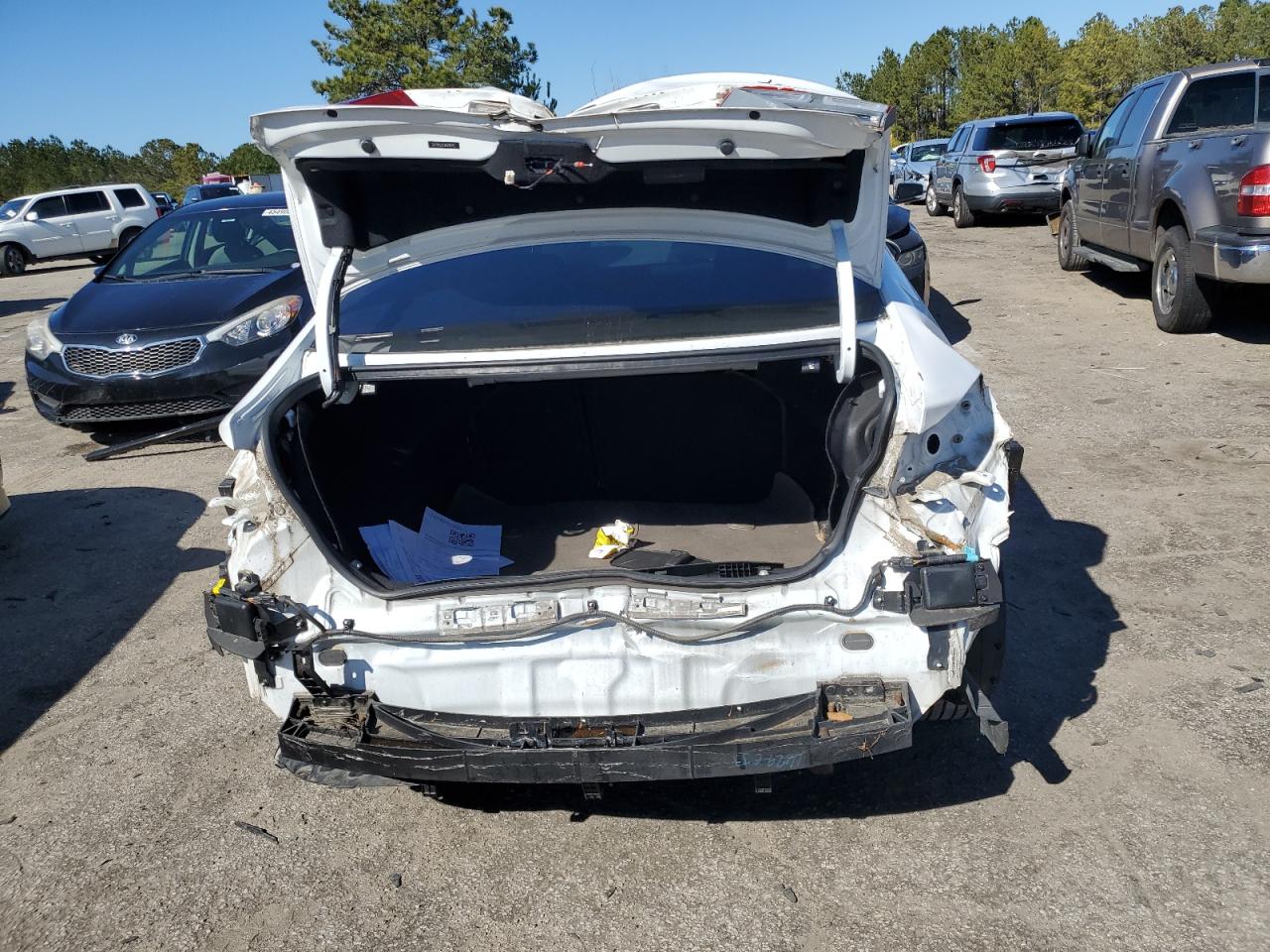 2018 Hyundai Elantra - Image 6