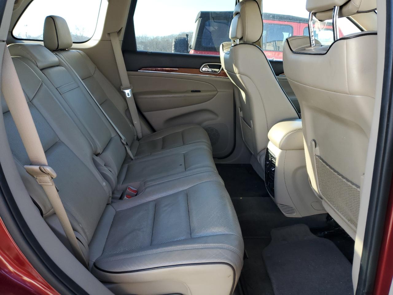 2012 Jeep Grand Cherokee - Image 11