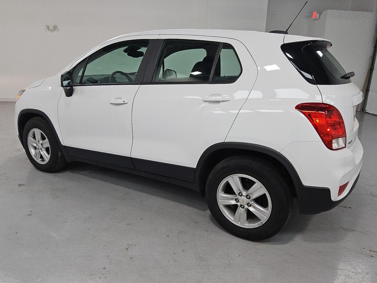 2020 Chevrolet Trax - Image 2