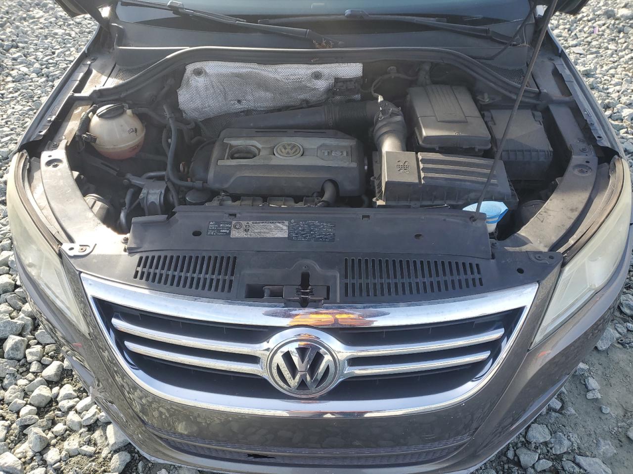 2010 Volkswagen Tiguan - Image 11