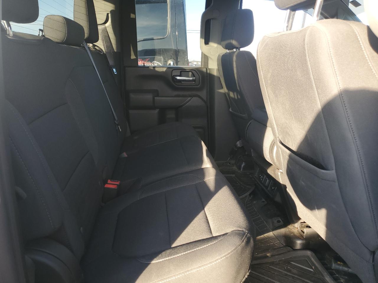 2022 Chevrolet Silverado - Image 10