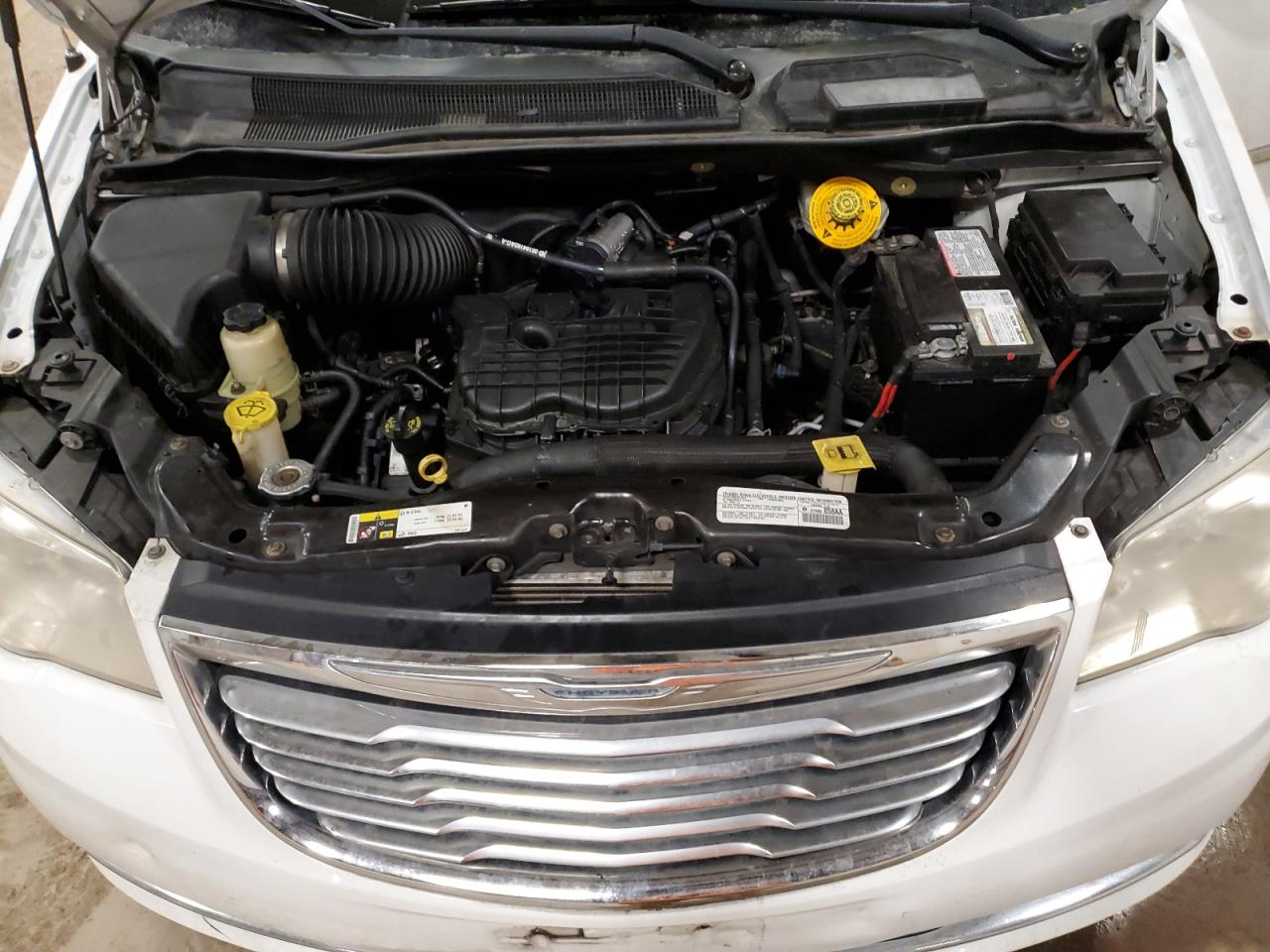2014 Chrysler Town & Country - Image 12
