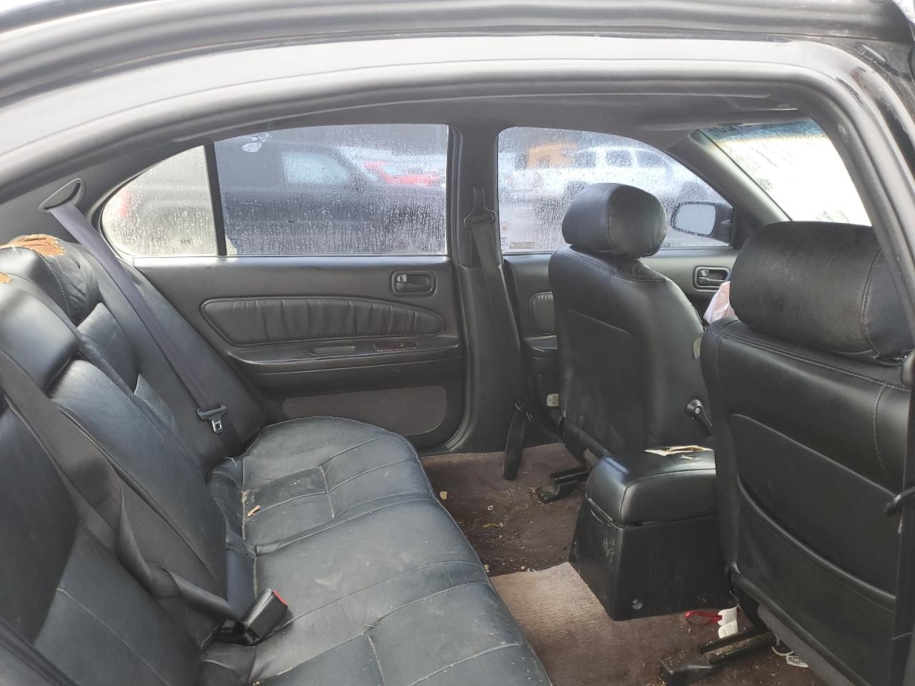 1997 Nissan Maxima - Image 10