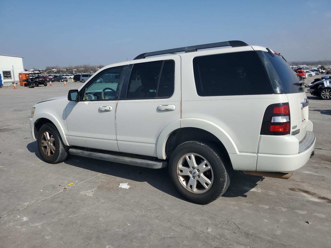 2010 Ford Explorer - Image 2