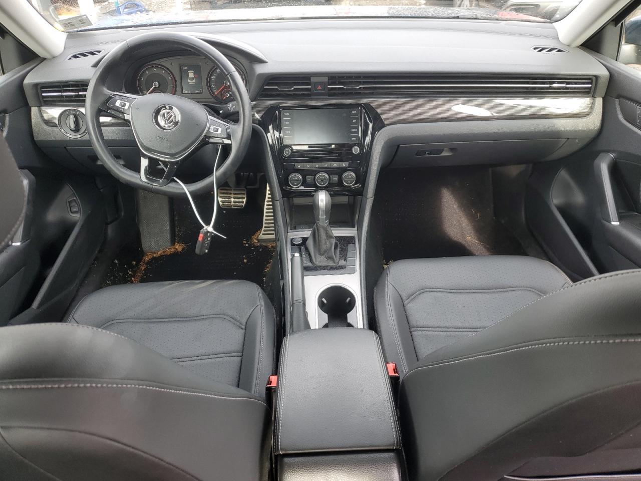 2020 Volkswagen Passat - Image 8