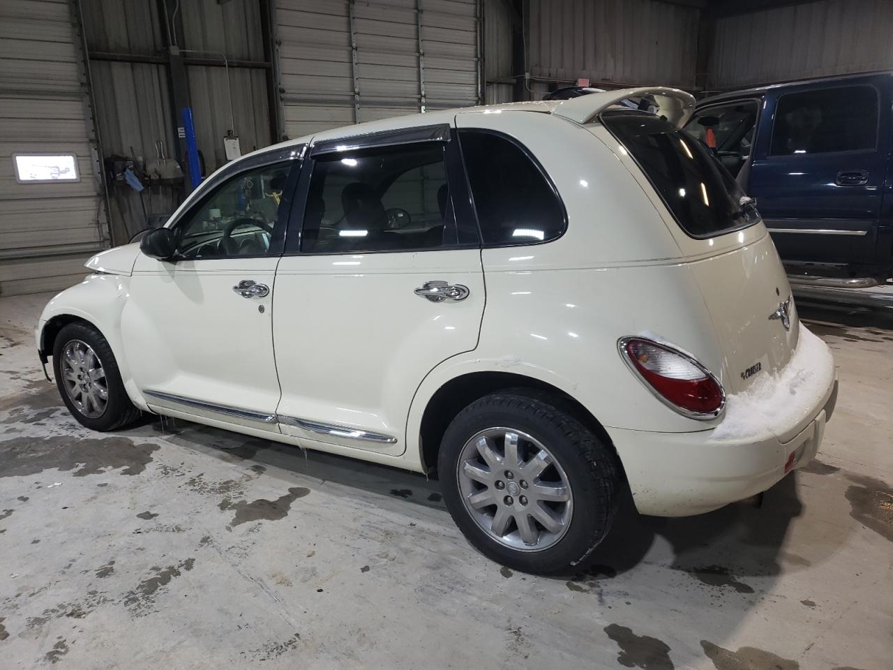 2007 Chrysler PT Cruiser - Image 2