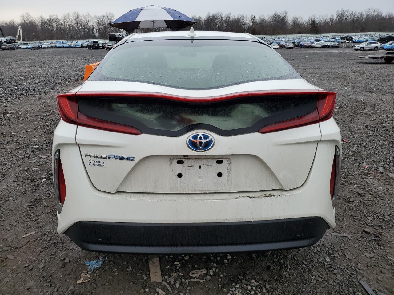 2017 Toyota Prius - Image 6