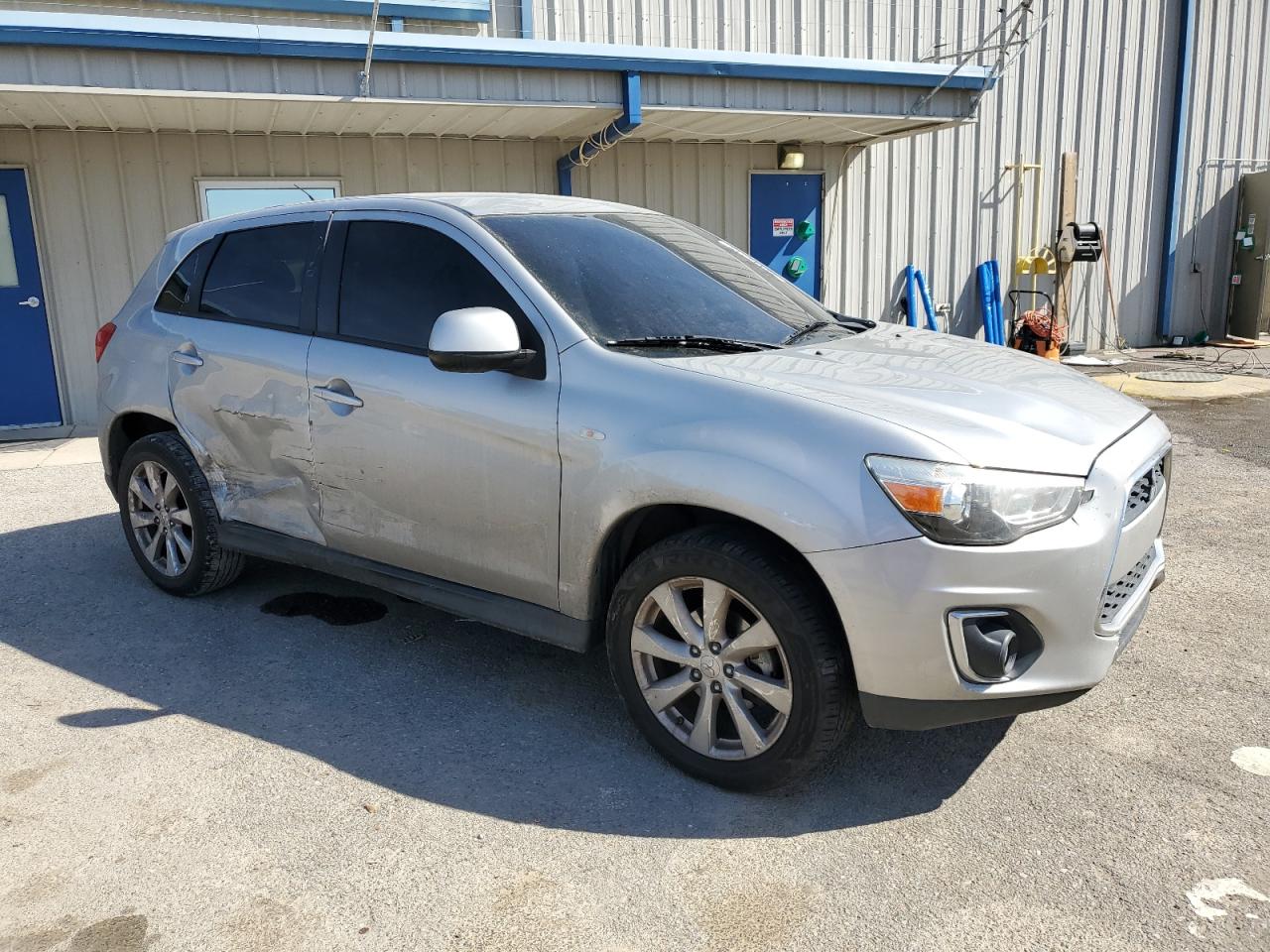 2015 Mitsubishi Outlander - Image 4