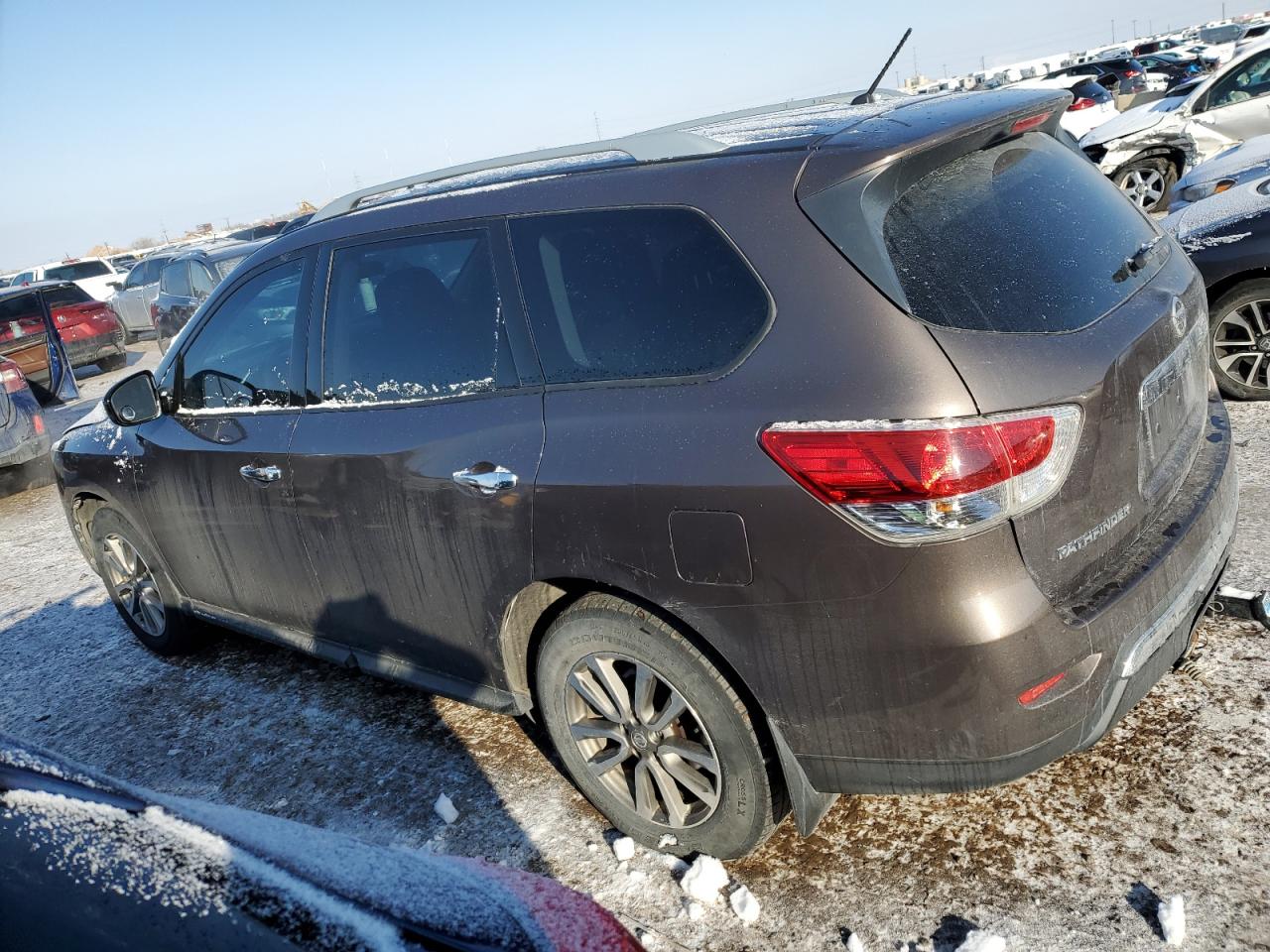 2015 Nissan Pathfinder - Image 2