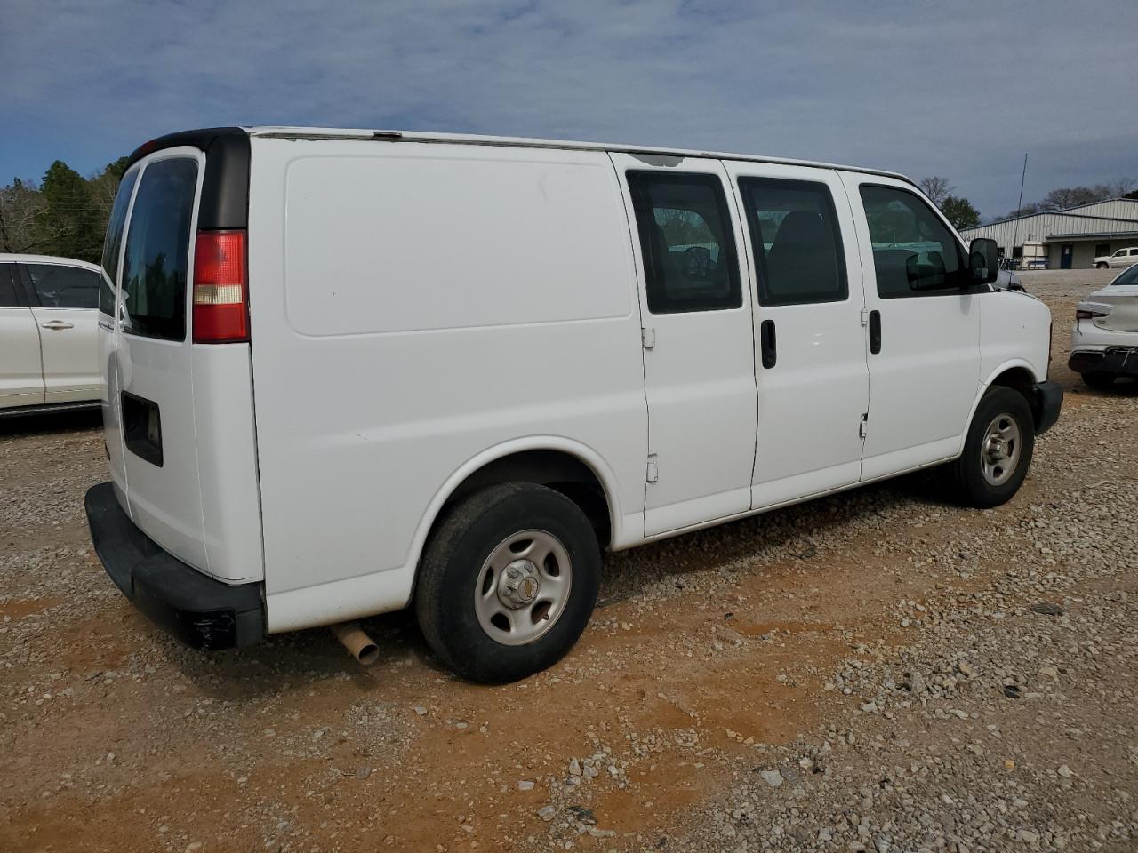 2008 Chevrolet Express - Image 3