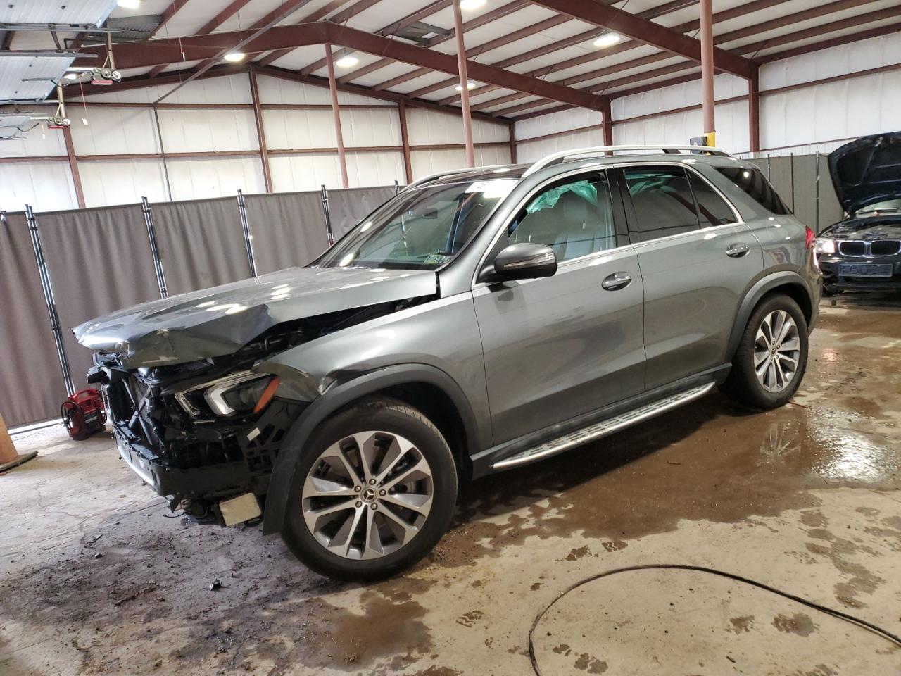 2022 Mercedes-Benz GLE - Image 1