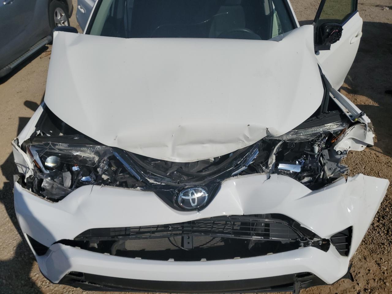 2017 Toyota RAV 4 - Image 12