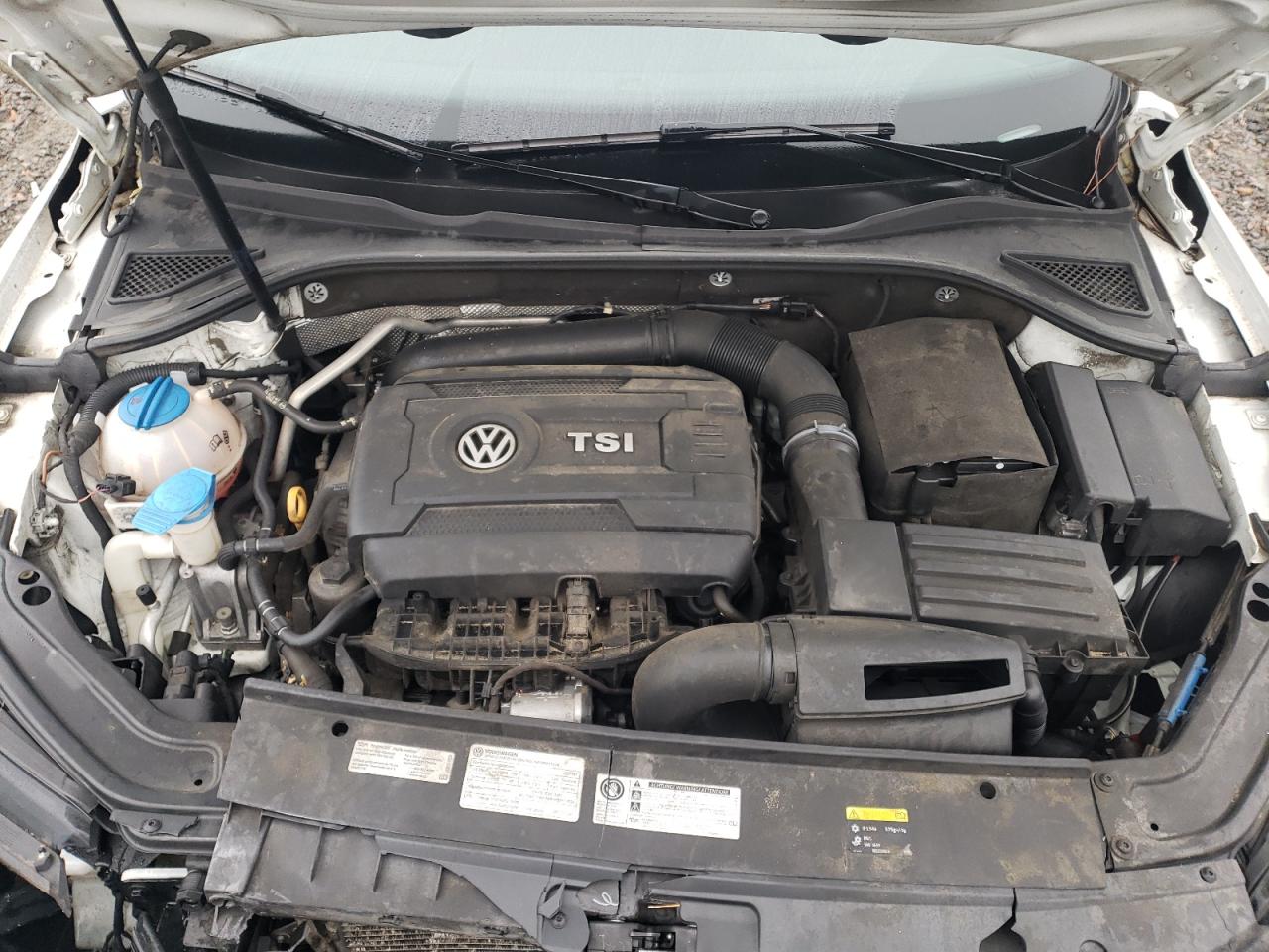 2017 Volkswagen Passat - Image 11