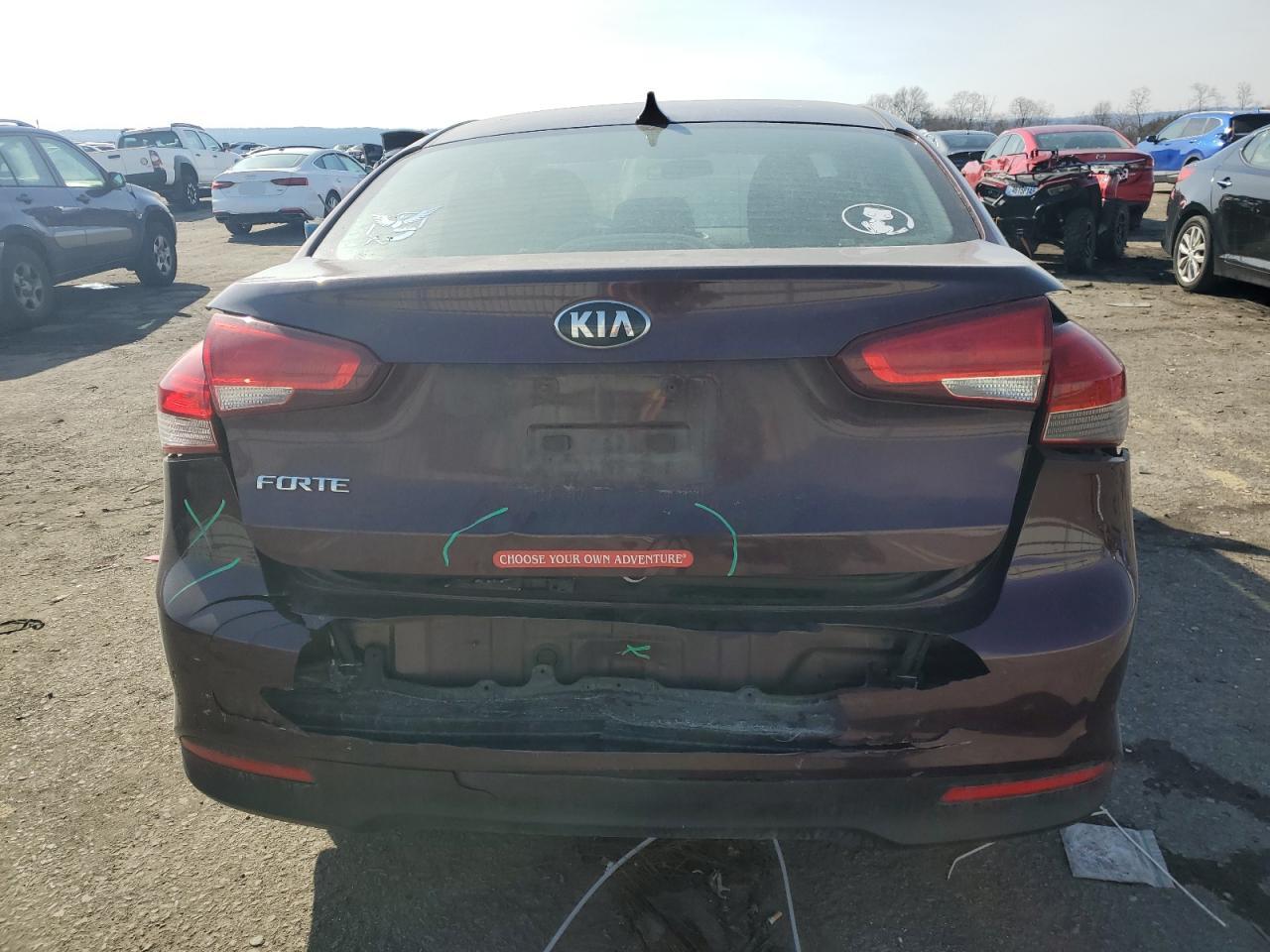 2017 Kia Forte - Image 6