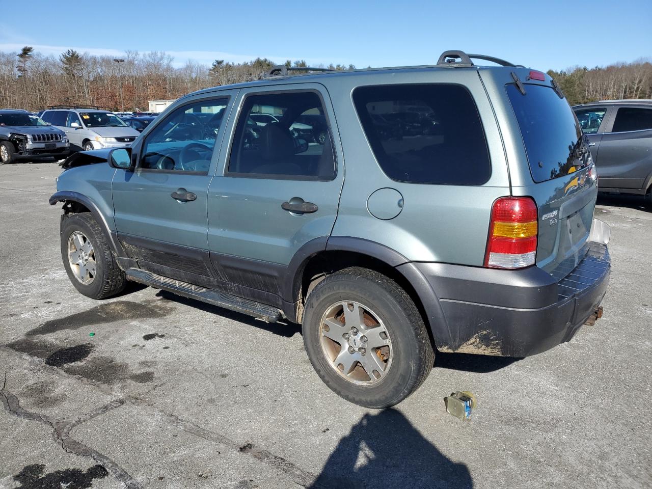 2005 Ford Escape - Image 2