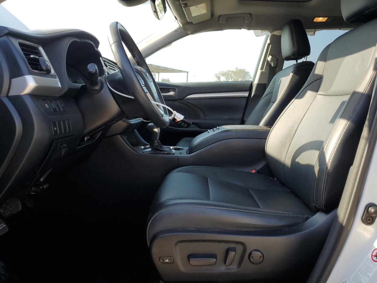 2017 Toyota Highlander - Image 7
