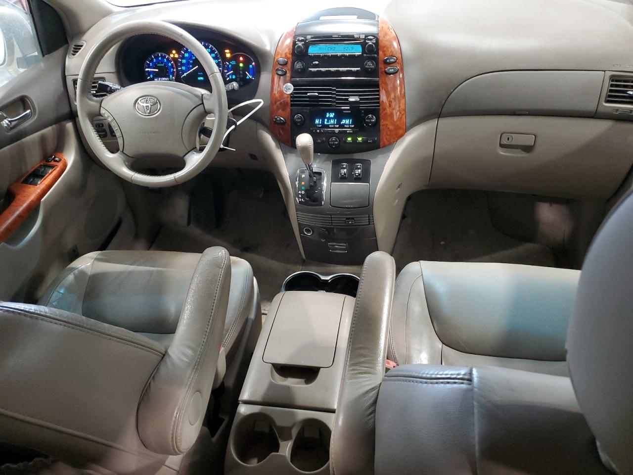 2006 Toyota Sienna - Image 8
