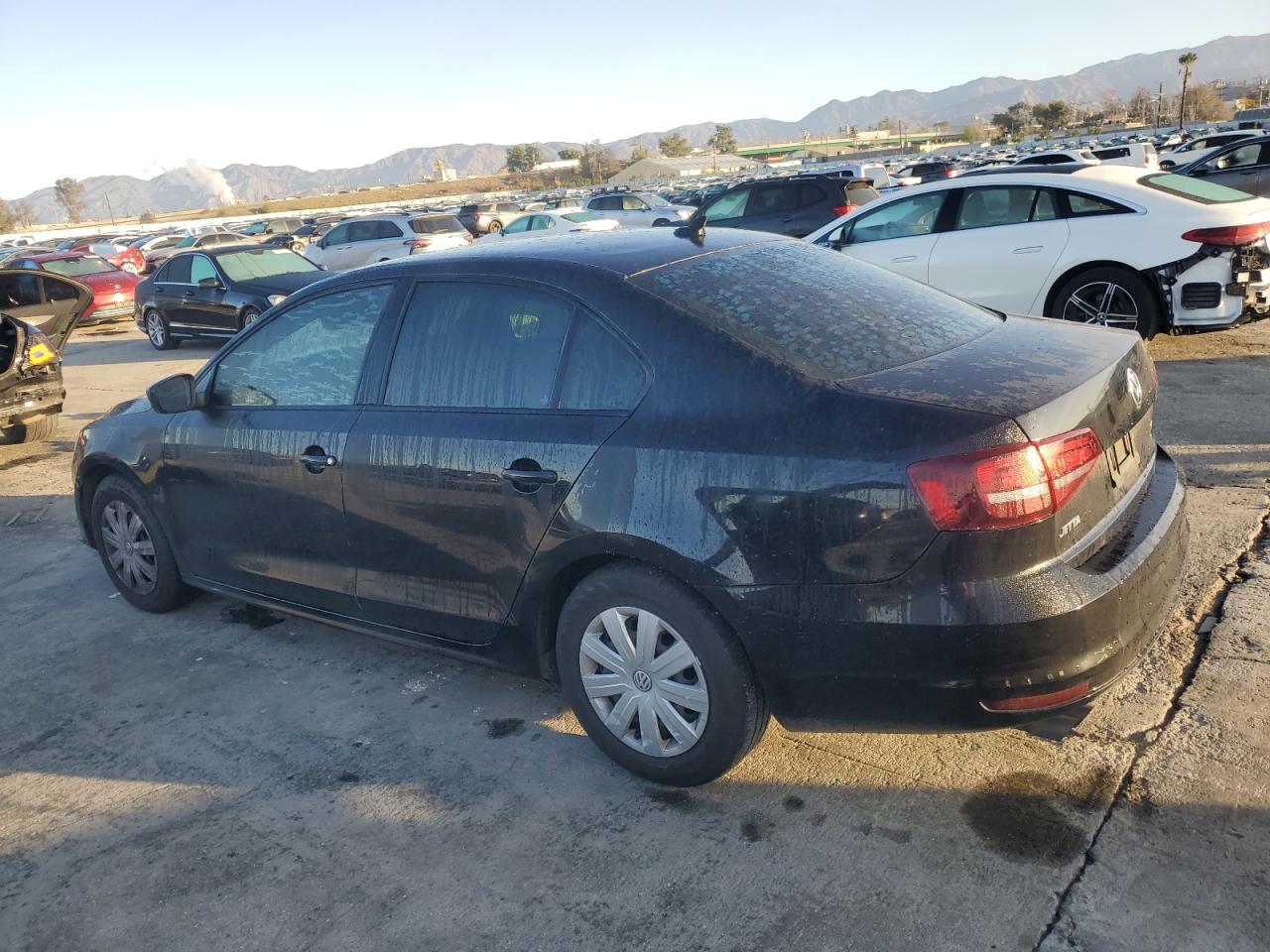 2016 Volkswagen Jetta - Image 2