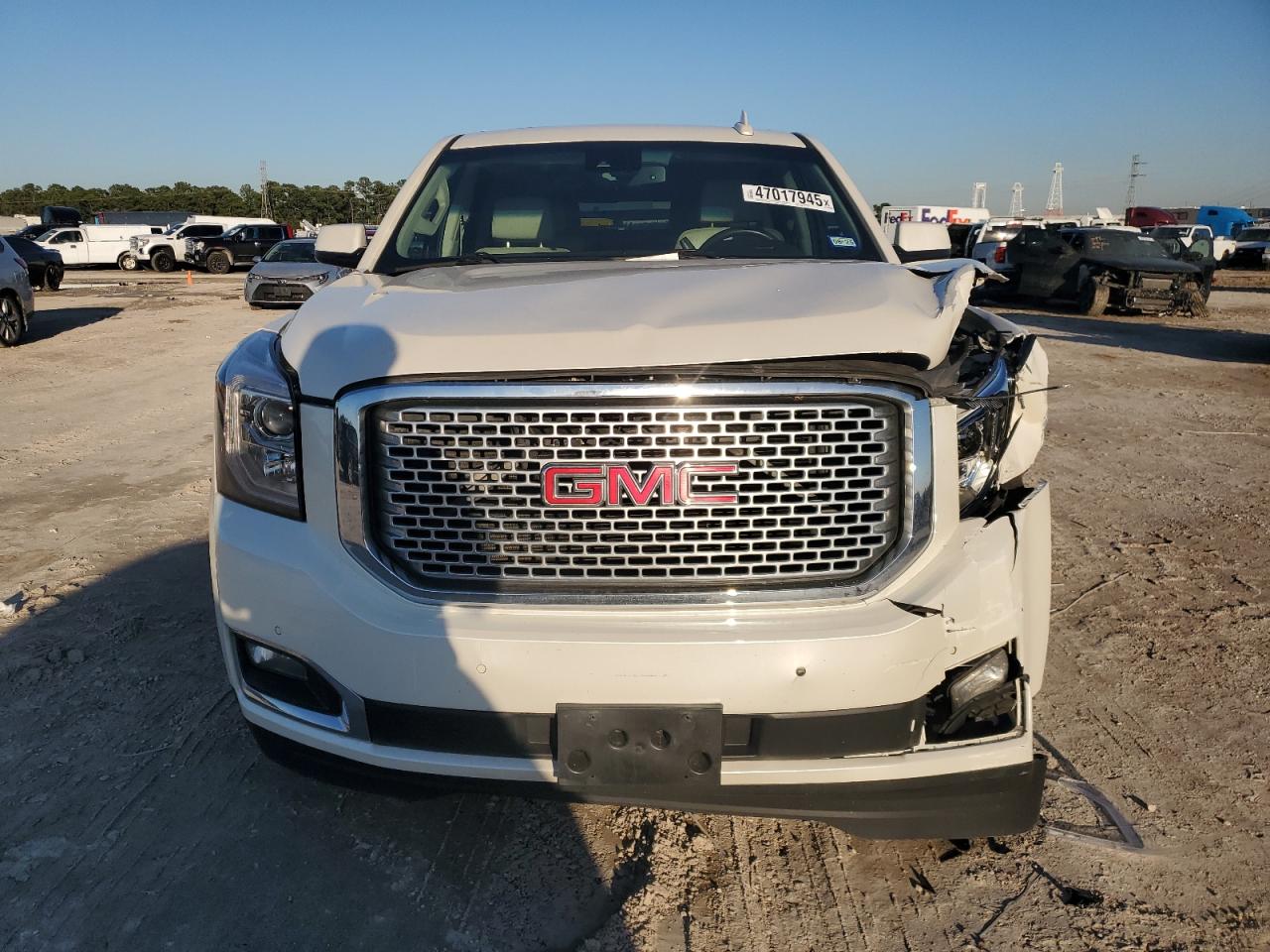 2015 GMC Yukon - Image 5