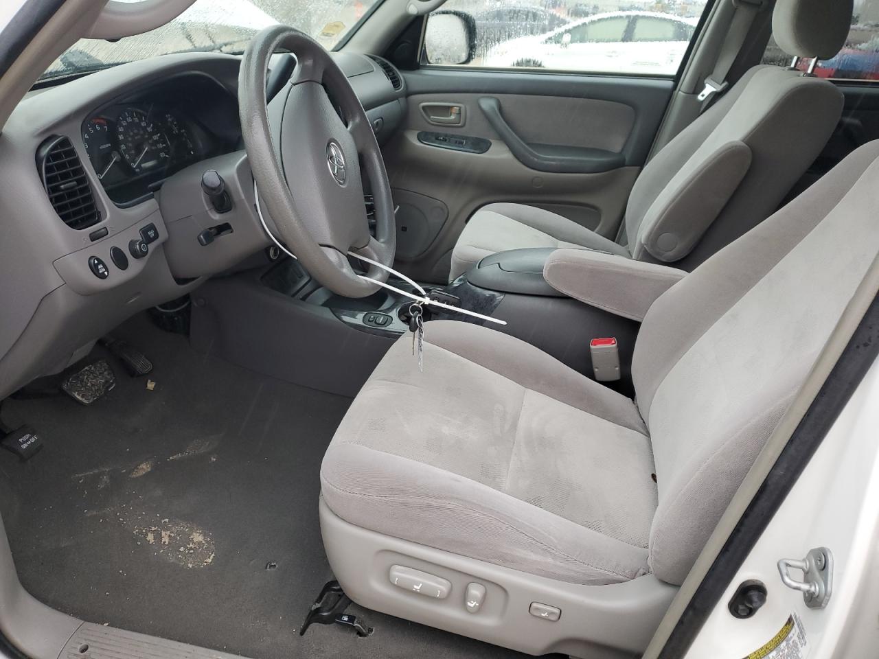 2007 Toyota Sequoia - Image 7