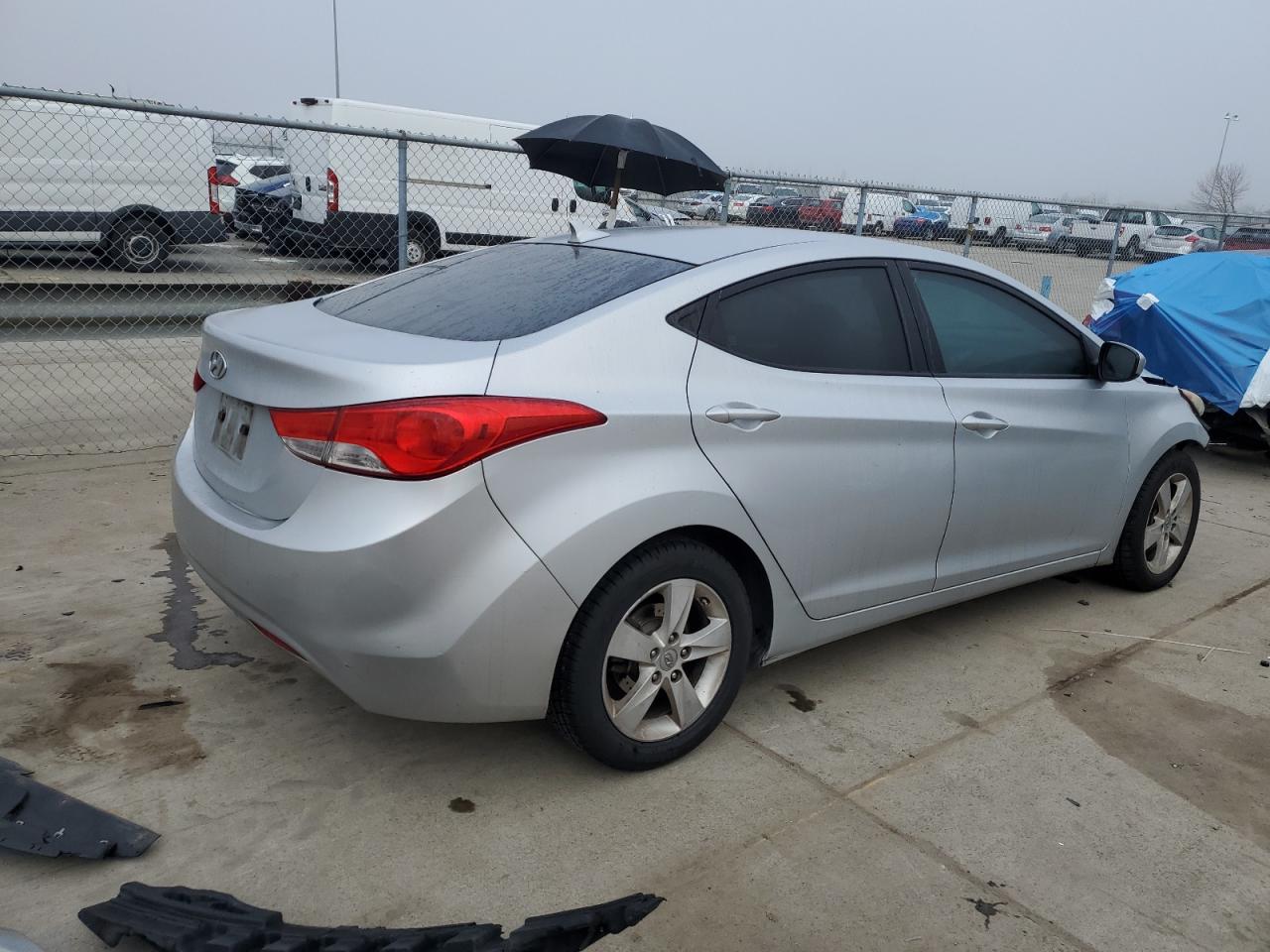 2012 Hyundai Elantra - Image 3