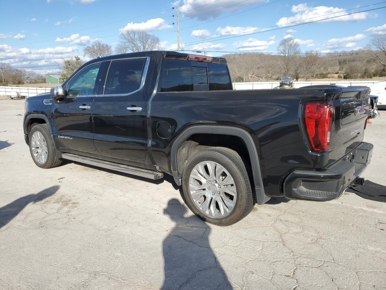 2022 GMC Sierra - Image 2