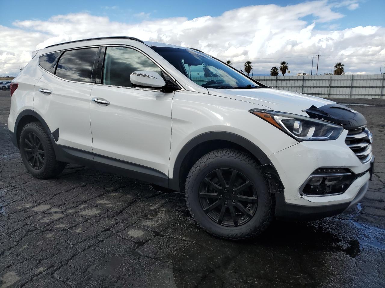 2018 Hyundai Santa Fe - Image 4