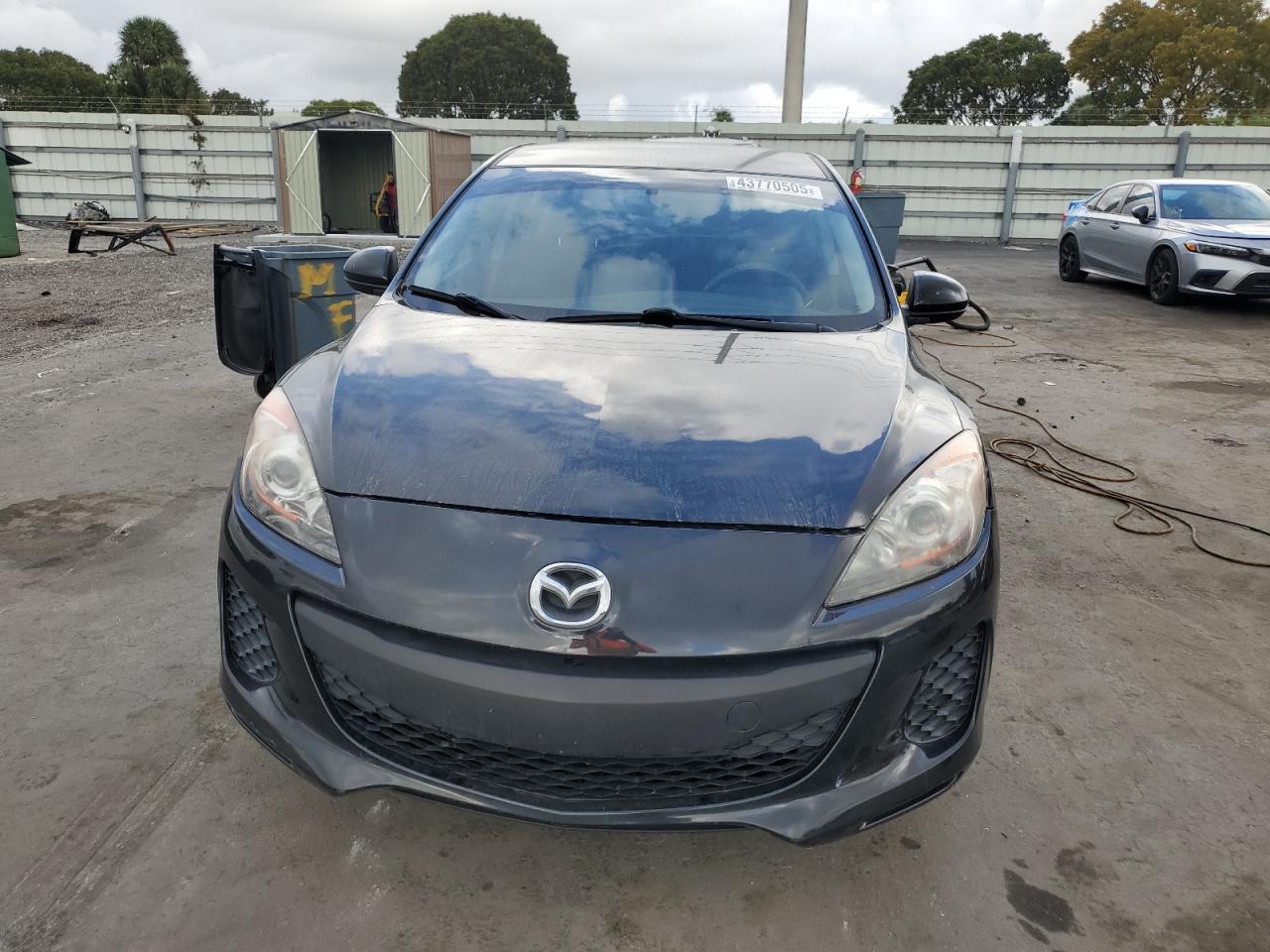 2013 Mazda 3 - Image 5