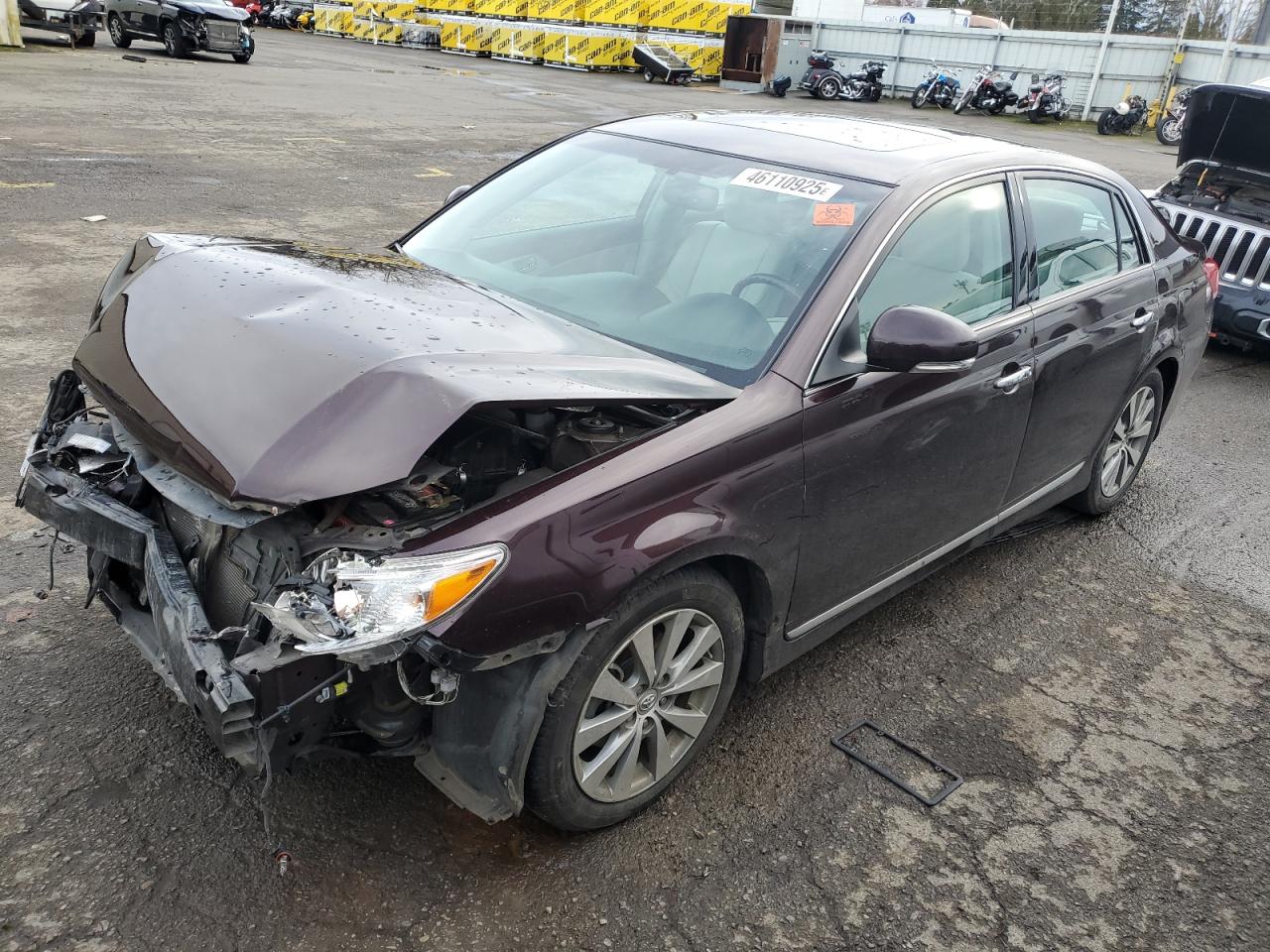 2012 Toyota Avalon - Image 1