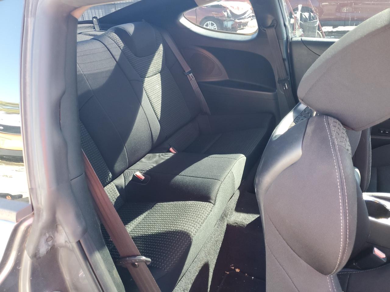 2011 Hyundai Genesis - Image 10