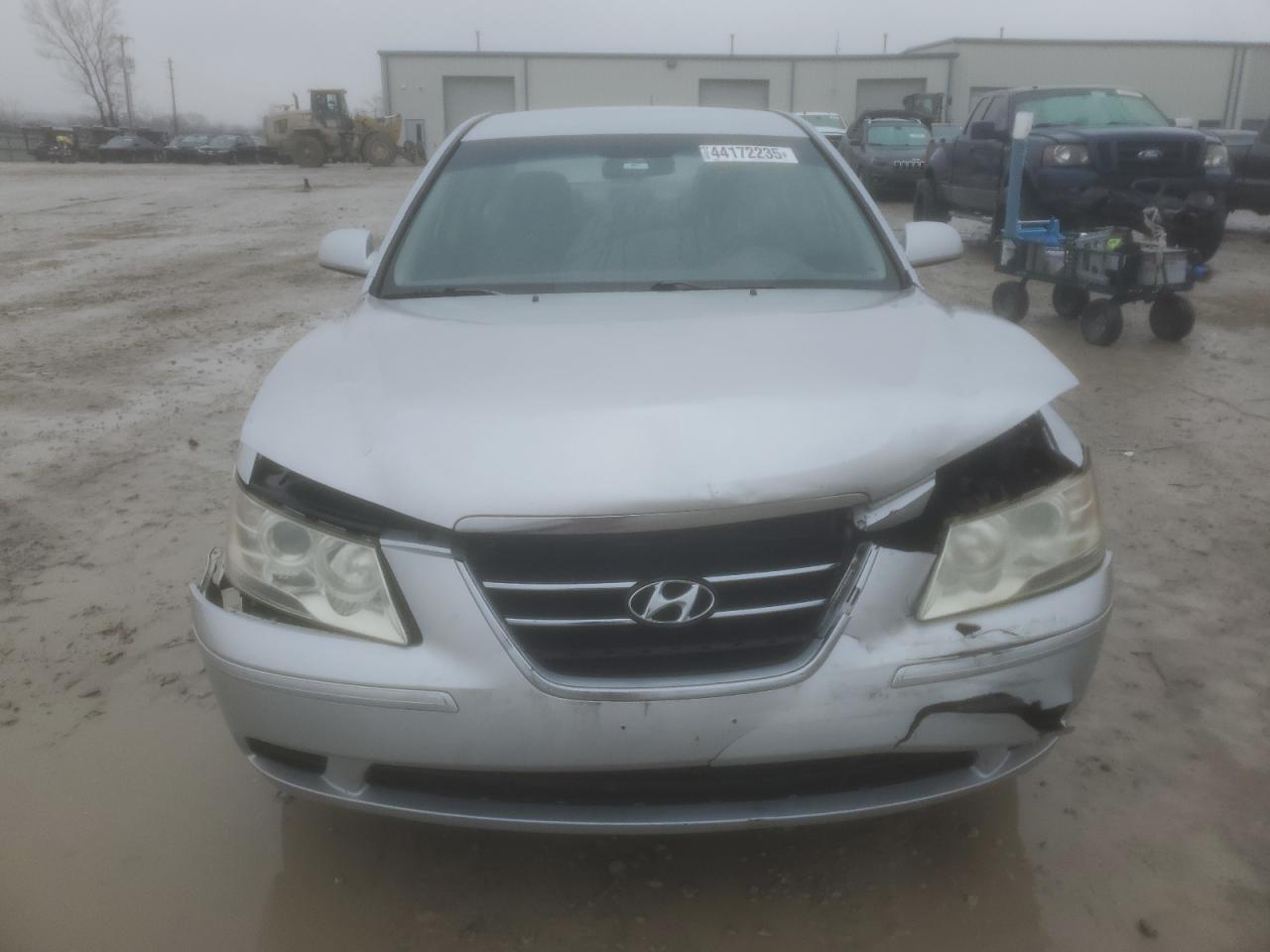 2010 Hyundai Sonata - Image 5