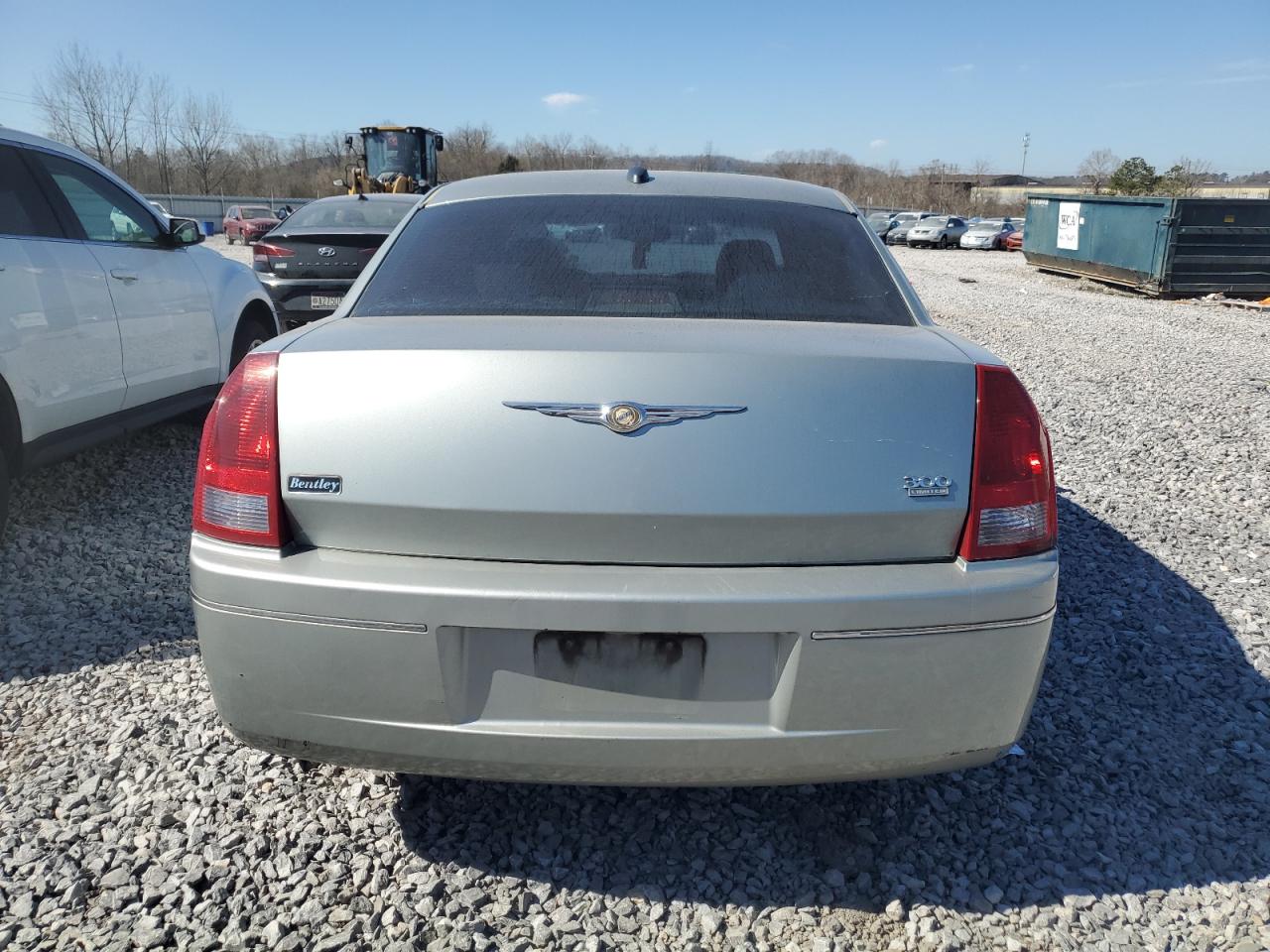 2005 Chrysler 300 - Image 6