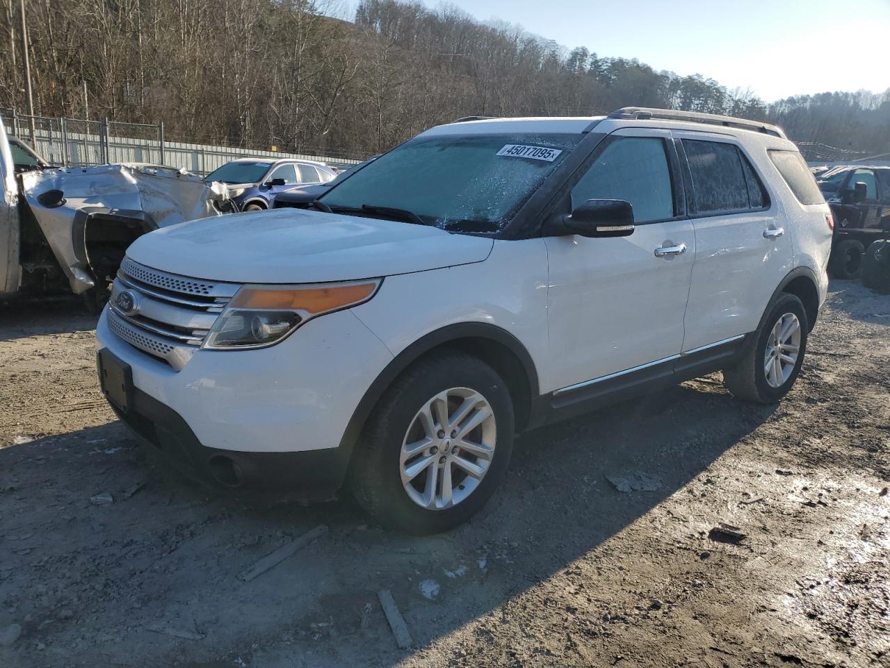 2015 Ford Explorer - Image 1
