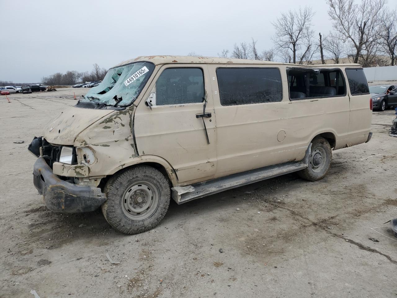 2B6LB31Z1YK179945 DODGE B SERIES Photo 1