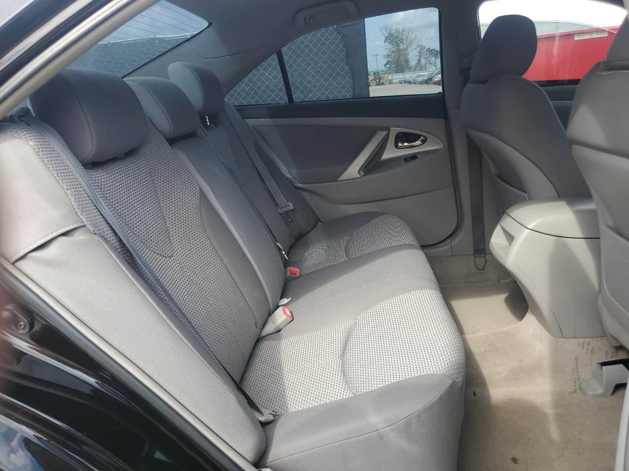 2010 Toyota Camry - Image 10