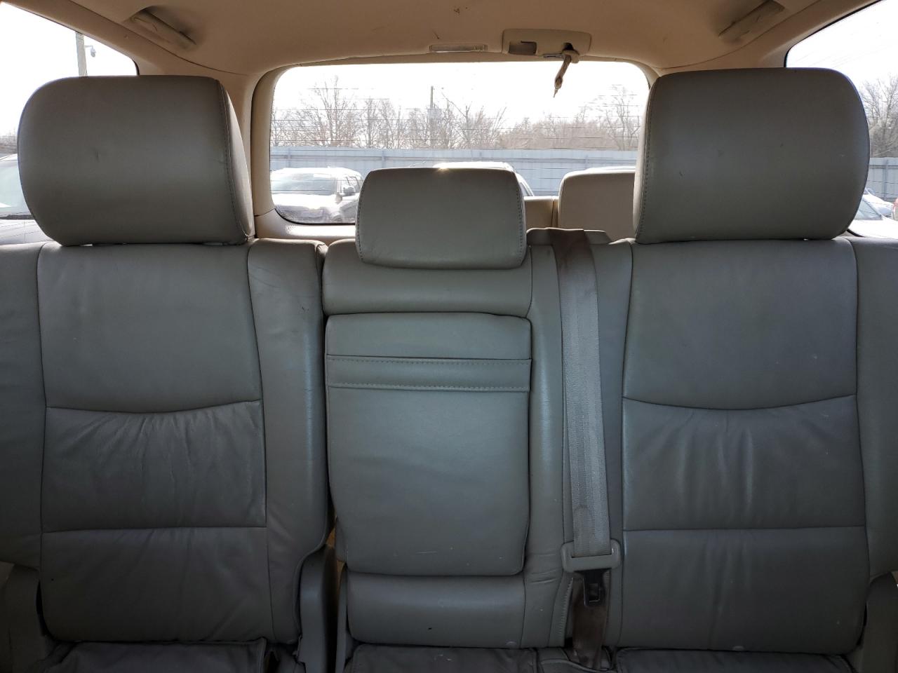 2005 Lexus GX - Image 10