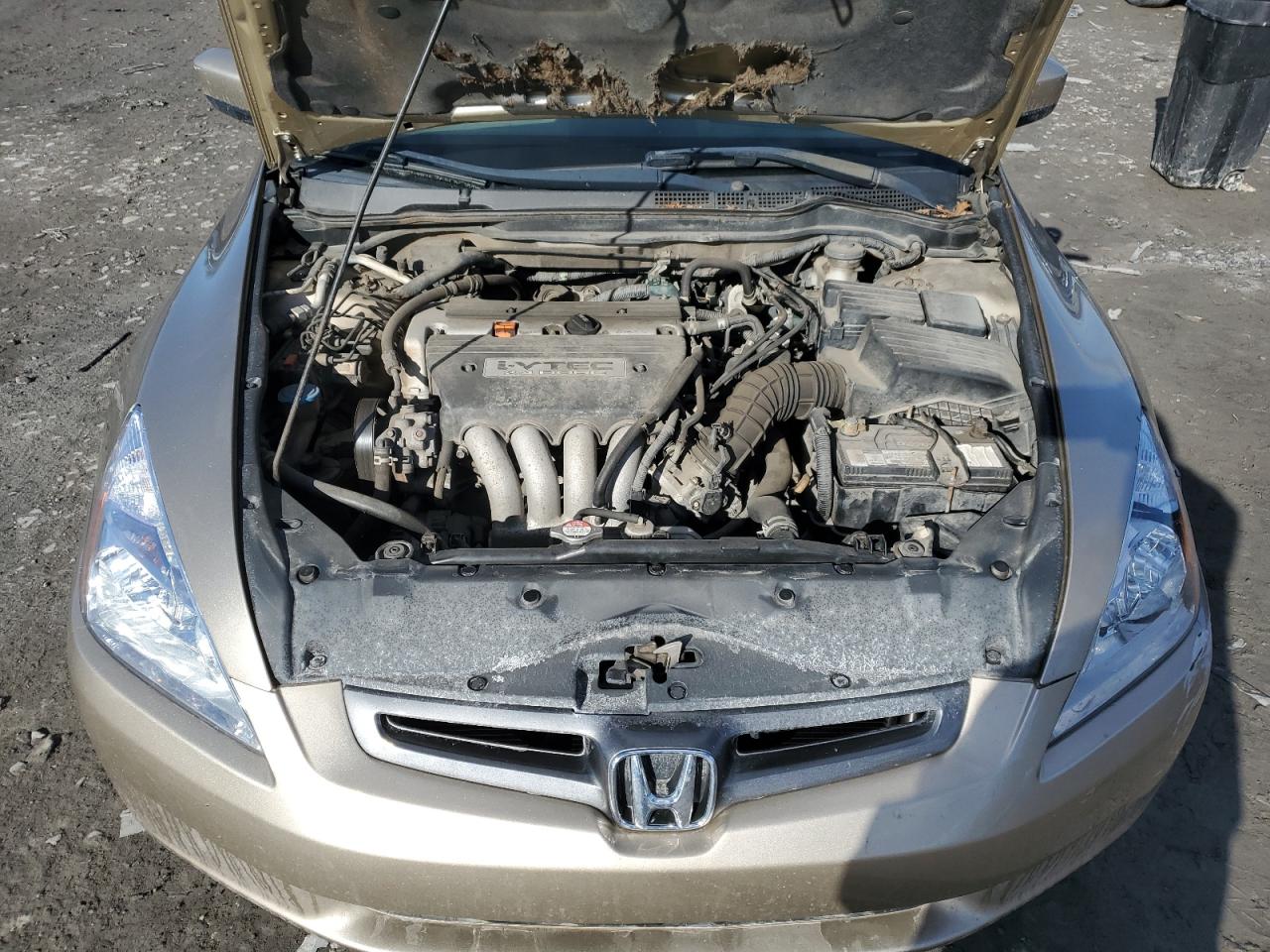 2004 Honda Accord - Image 11