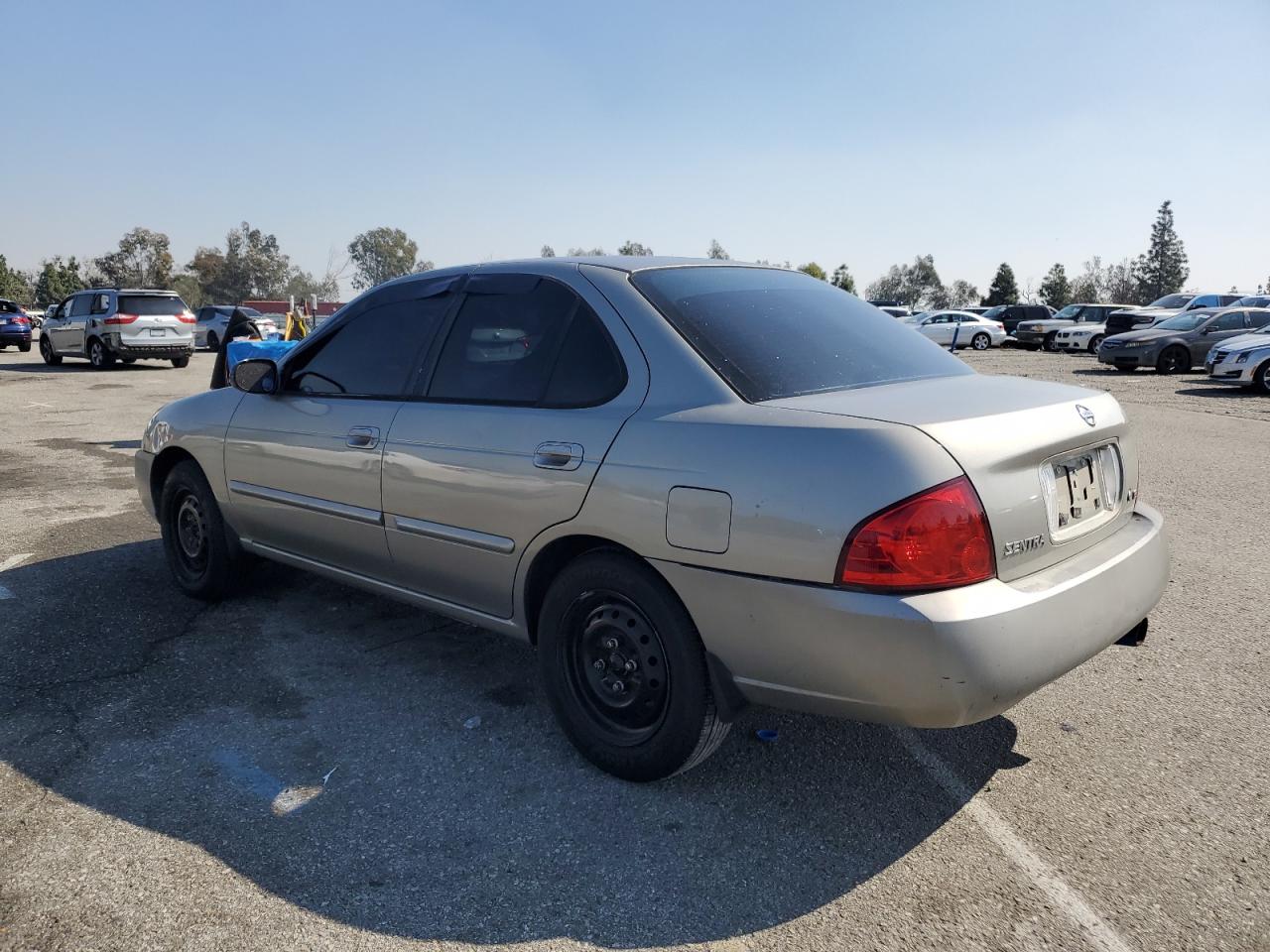 2005 Nissan Sentra - Image 2