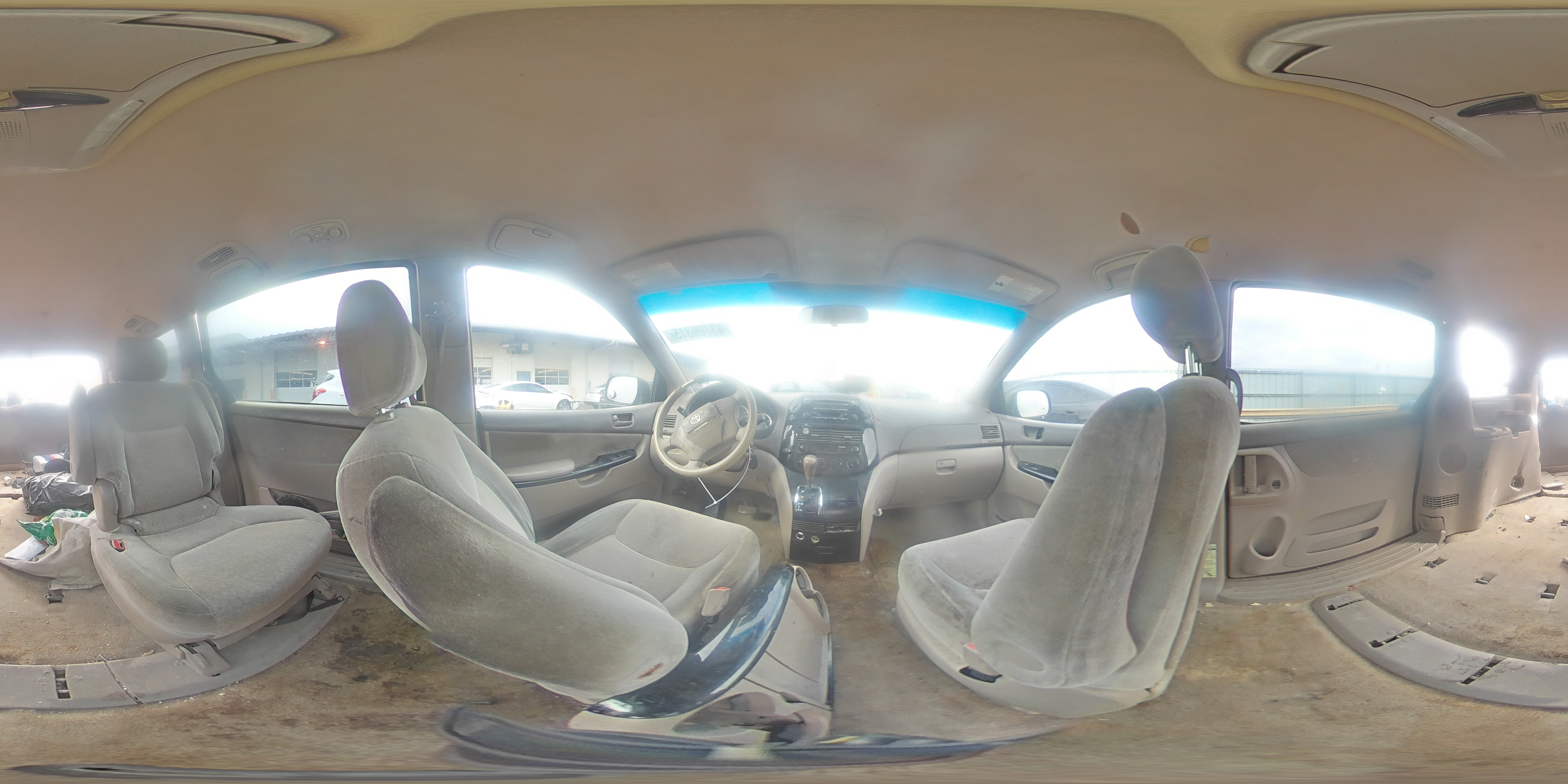 2005 Toyota Sienna - Image 14