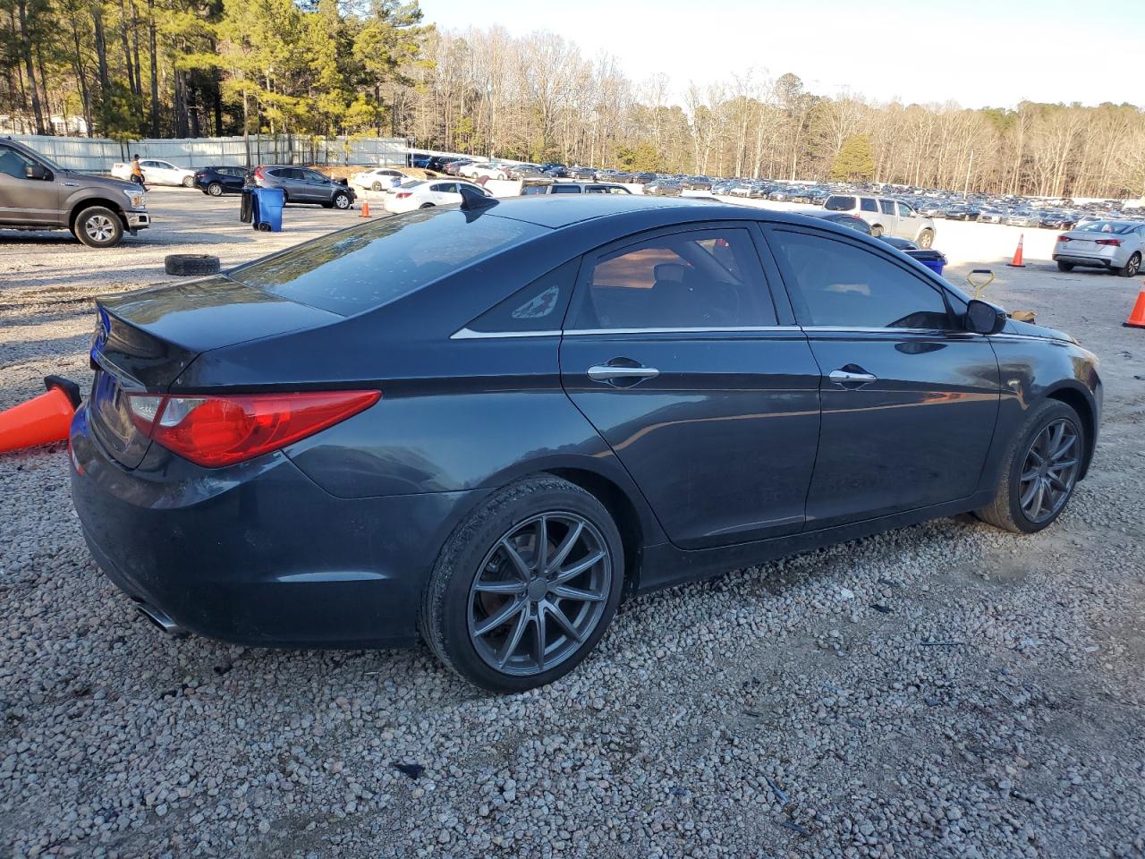 2013 Hyundai Sonata - Image 3