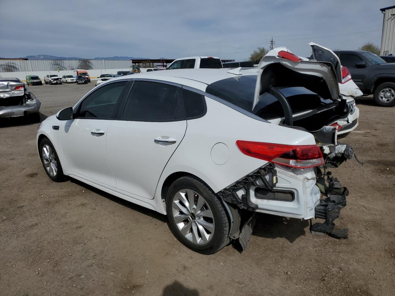 2018 Kia Optima - Image 2